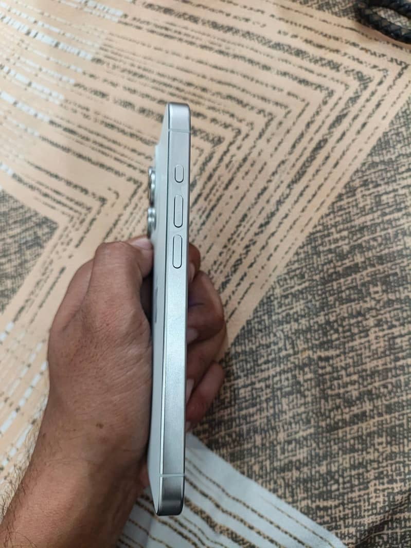 iPhone 15 Pro 2