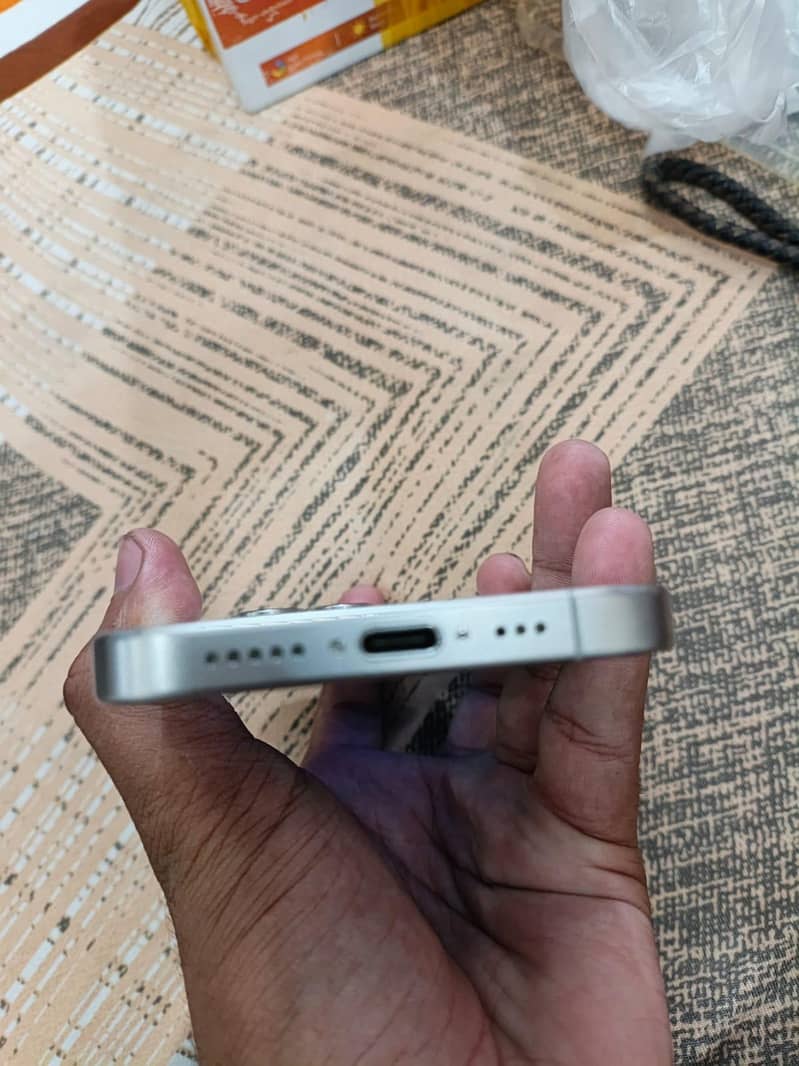 iPhone 15 Pro 5