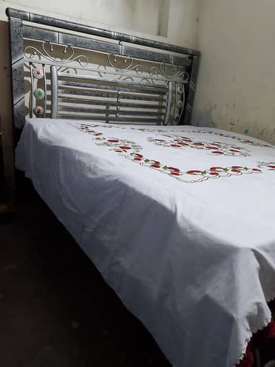 iron bed 5 by 6