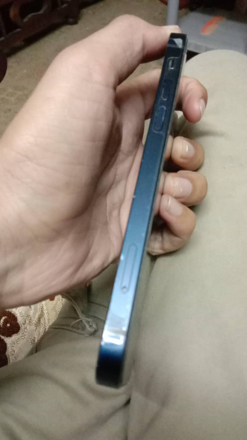 Apple iPhone 12 2