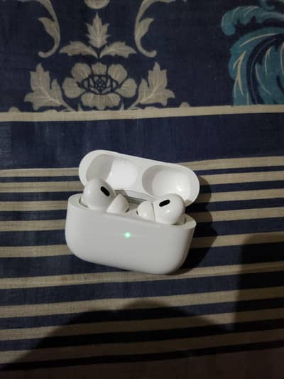 brand new apple pro 2 came from london going cheep only whatsapp