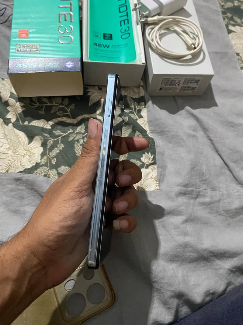 Infinix Note 30 3
