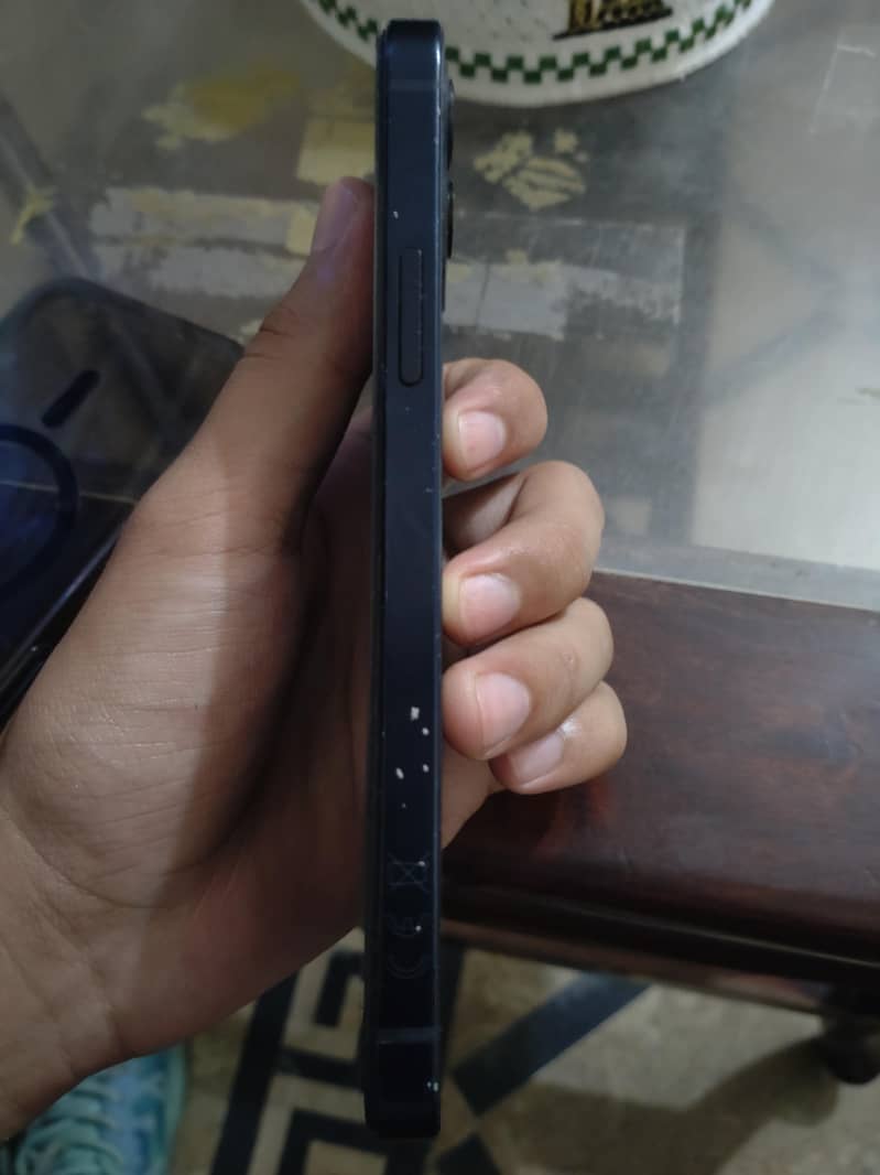 Apple iPhone 12 3