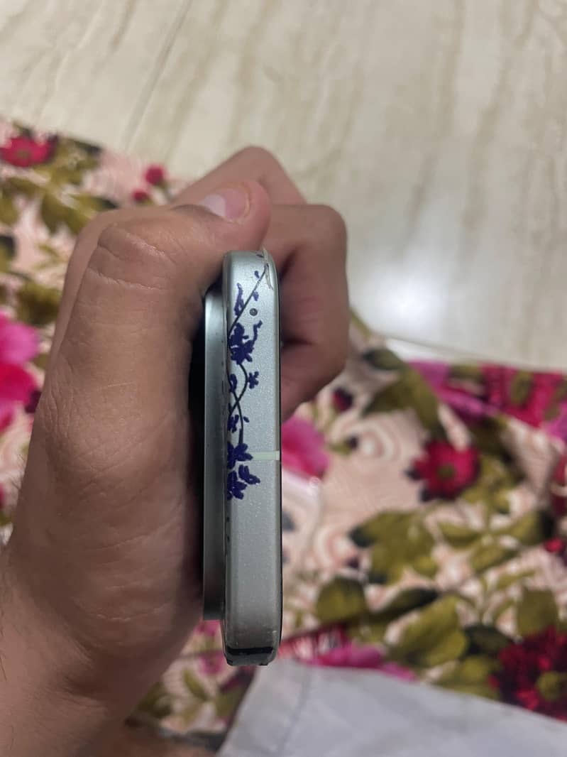 Google Pixel 9 4
