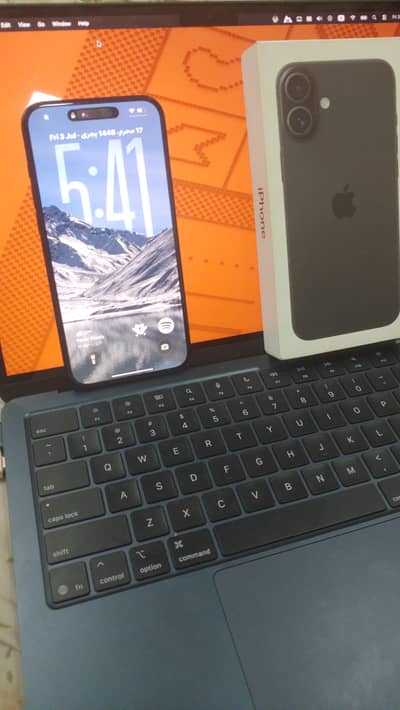 Apple iPhone 16 Plus