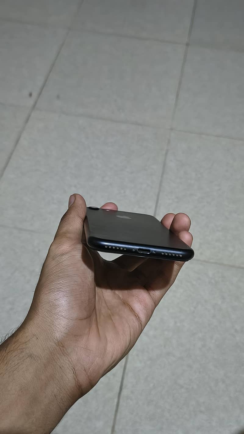 Apple iPhone 7 5