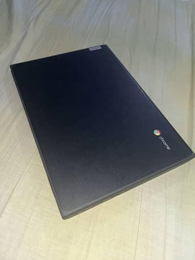 Lenovo chromebook11.6 HD 4GB ram 16gb storage chrome os with charger