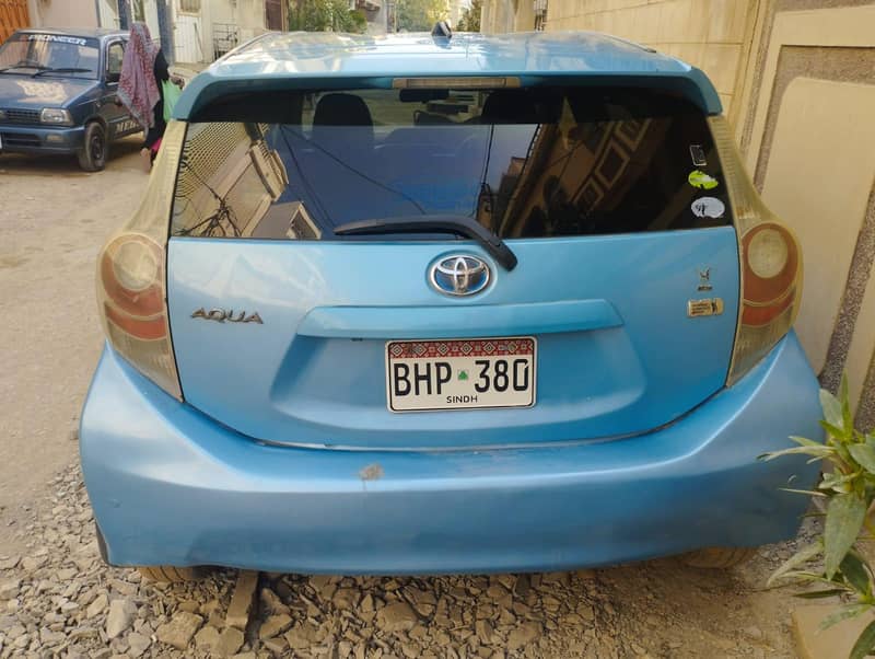 Toyota Aqua 2012 1
