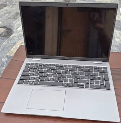 Dell Latitude 5521 – i7-11850H | 32GB RAM | 512GB NVMe SSD