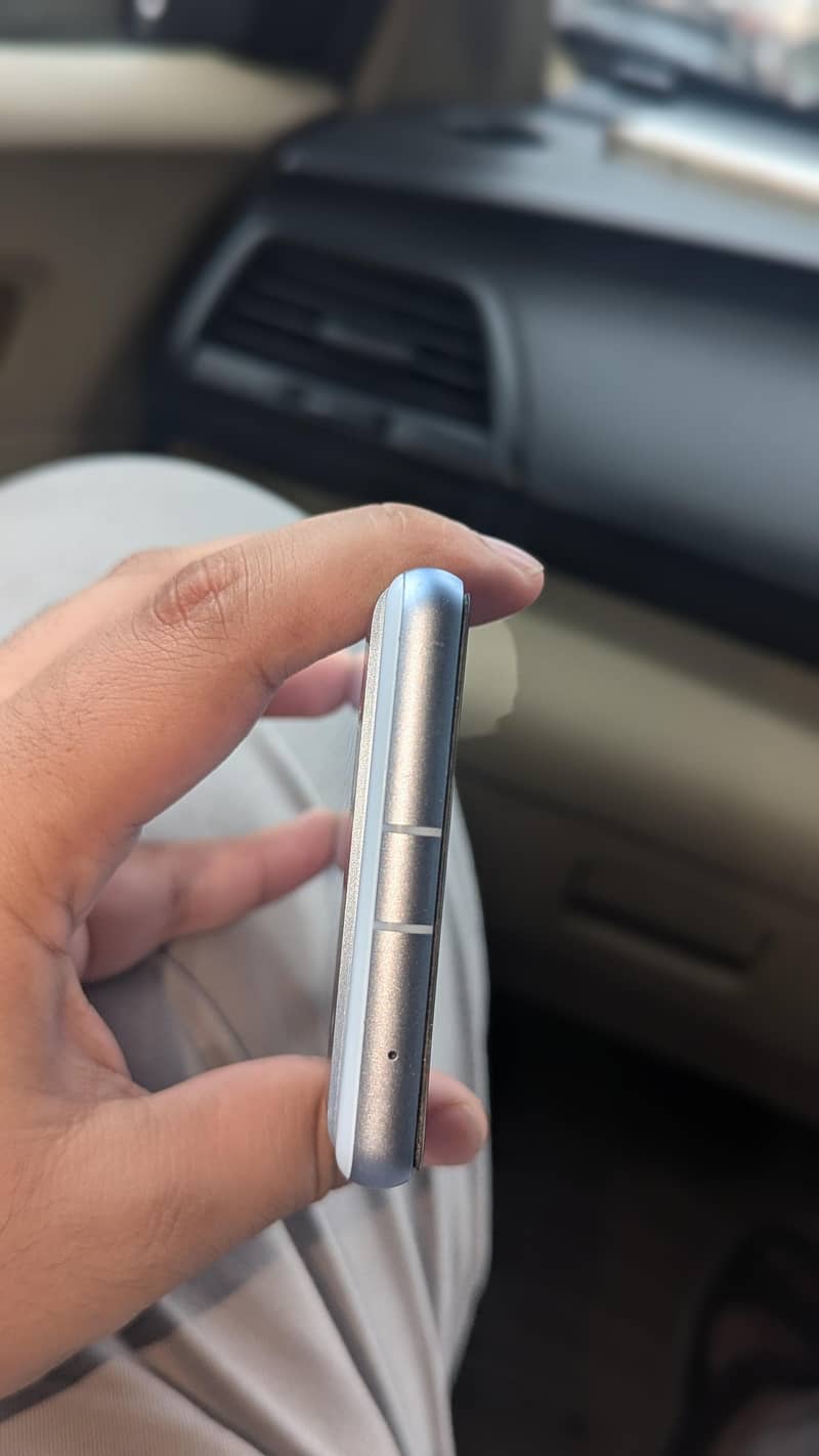 Google Pixel 7 4