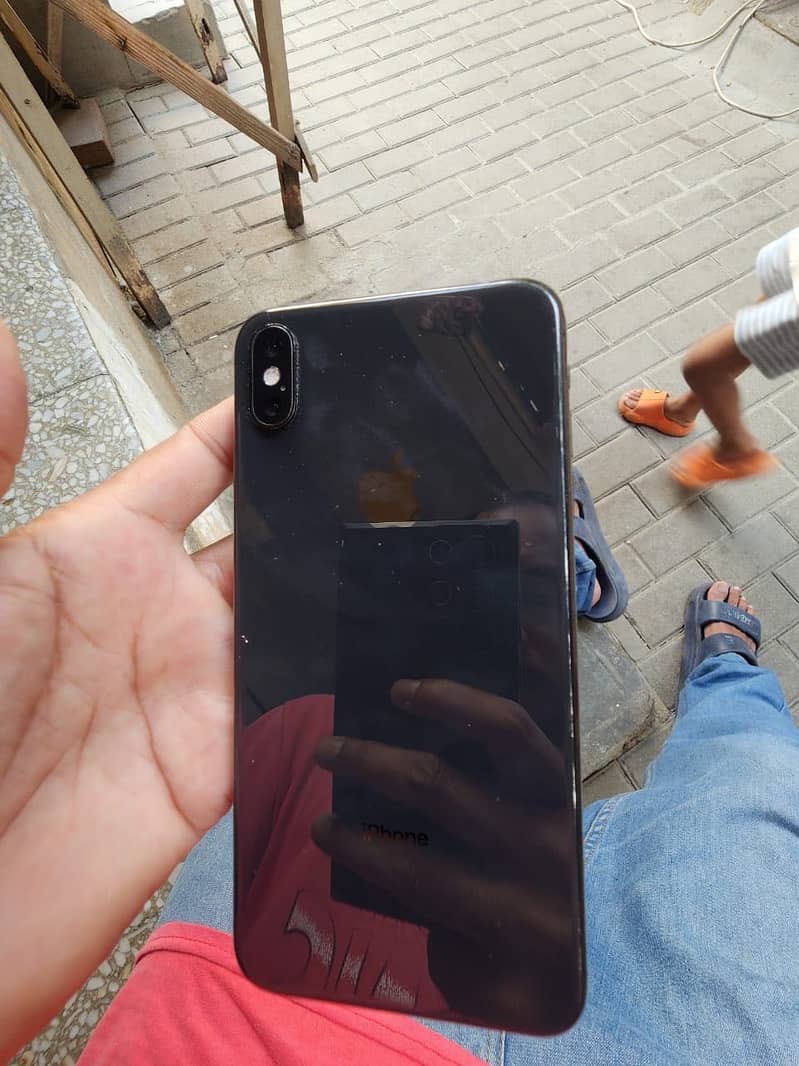 iphone xs max 1