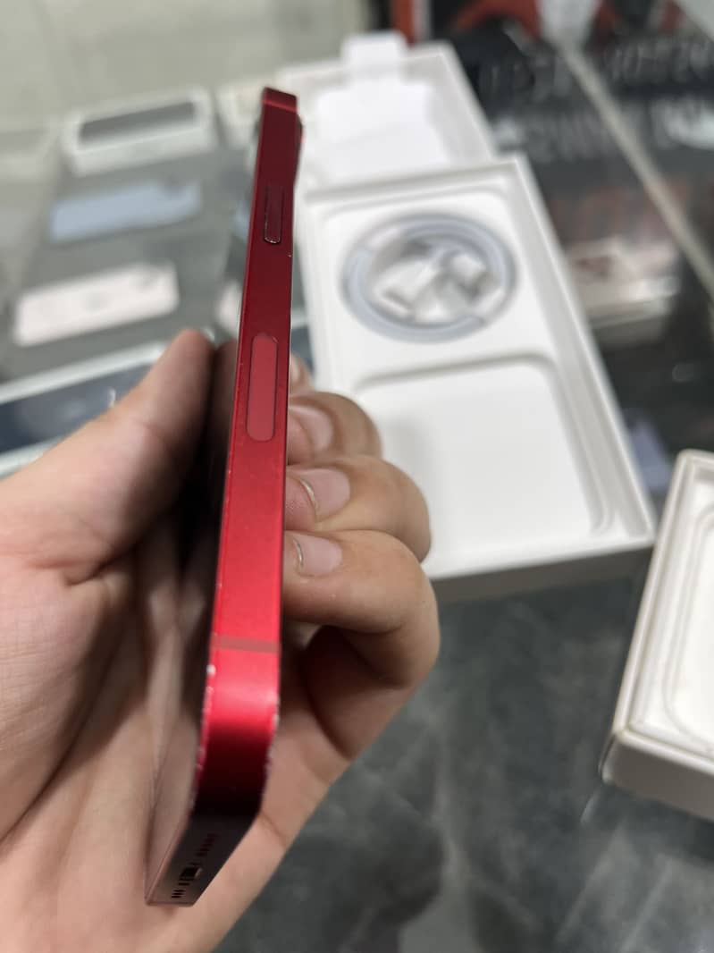 Apple iPhone 13 1