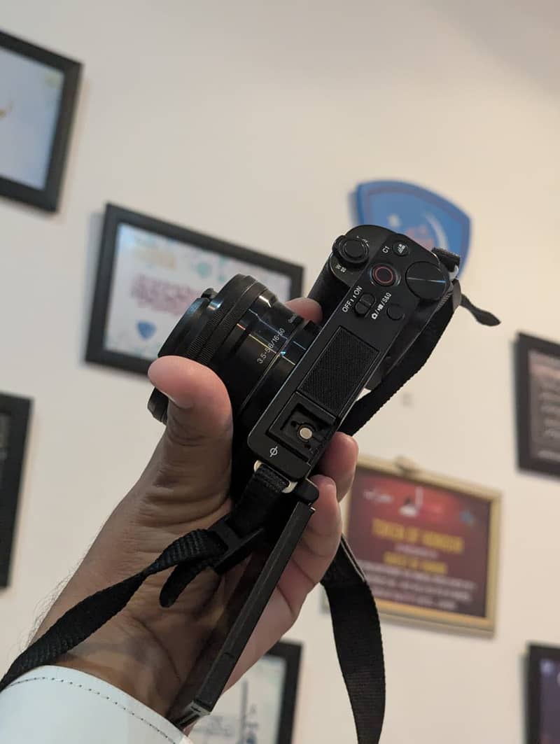 Sony ZV-E10 Mirrorless Camera 1