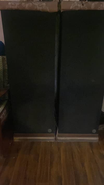Vintage RTR 6-Driver Hi-Fi Tower Speakers - Very Good Condition