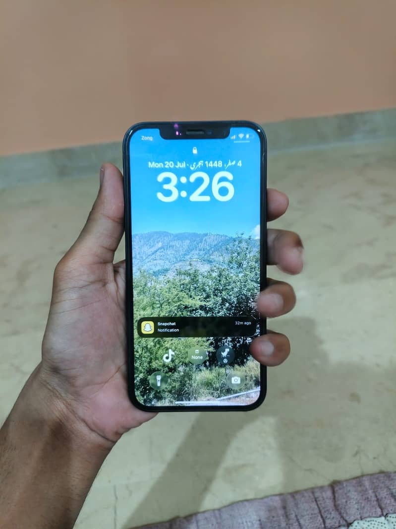 iPhone 12 4