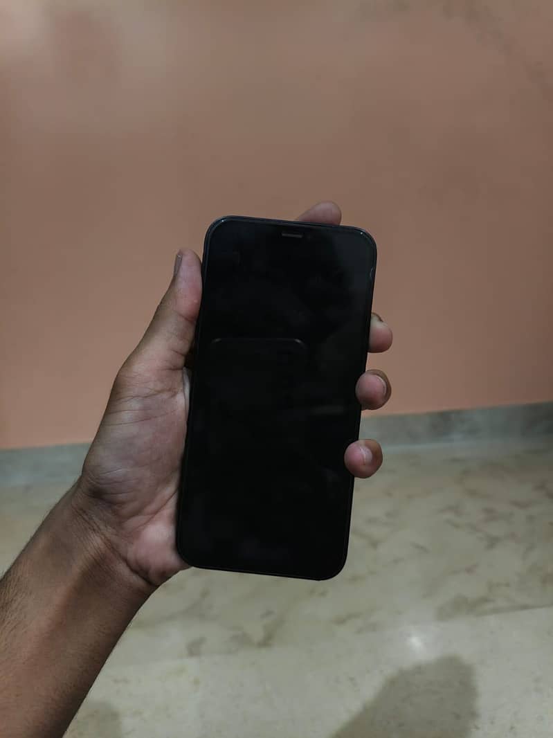 iPhone 12 6