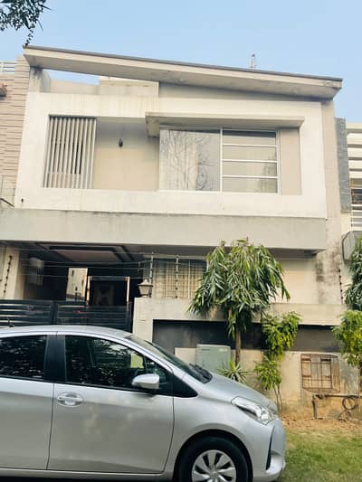 DHA Phase 5 House Sized 5 Marla Is Available For Rent