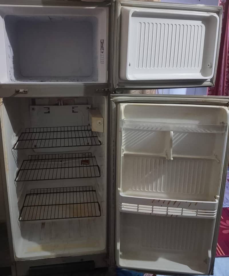 Singer fridge 0