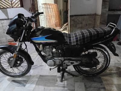 Honda 125 deluxe 2006 model hyd num vip bike urgent sell