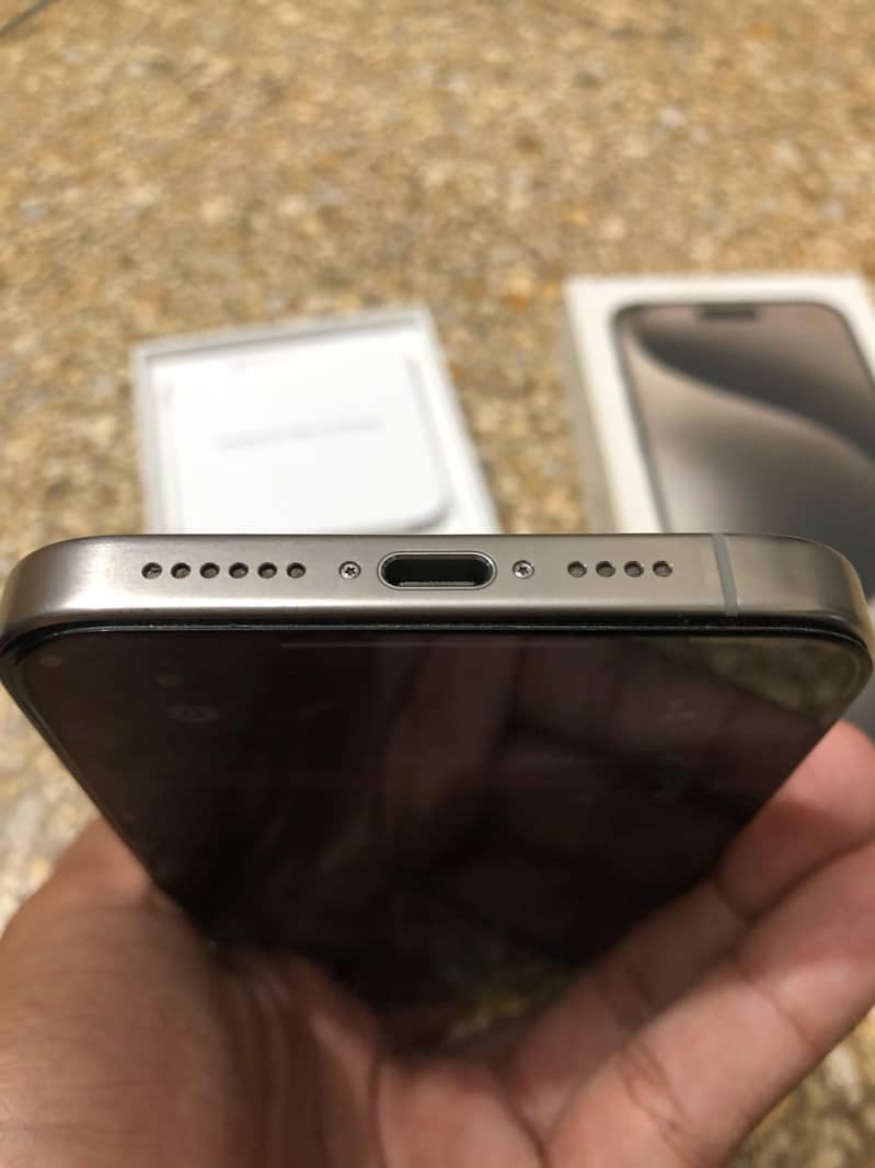 iPhone 15 Pro Max 1