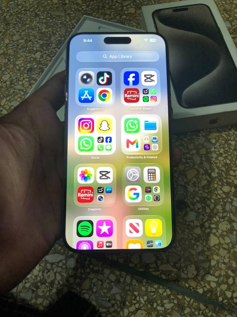 iPhone 15 Pro Max 3