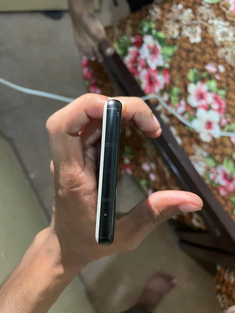 Google Pixel 6a 4