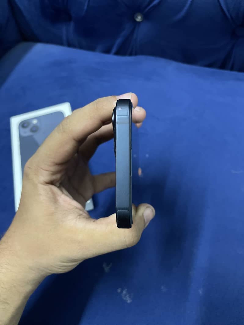 Apple iPhone 13 6