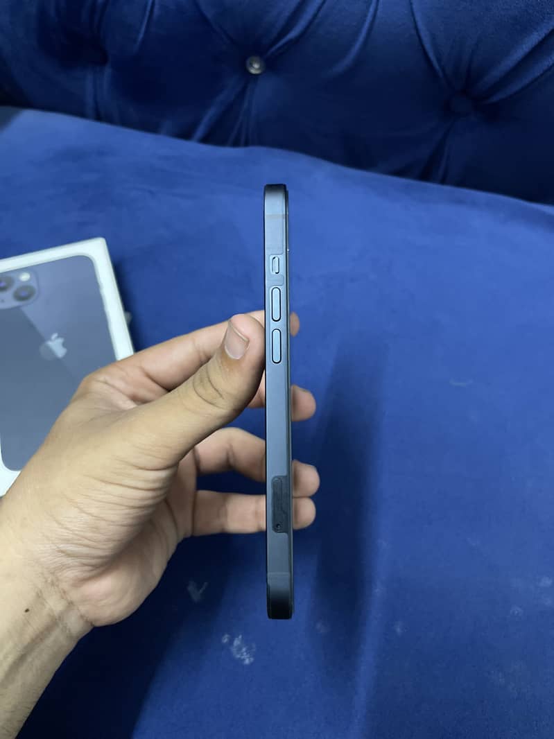 Apple iPhone 13 7
