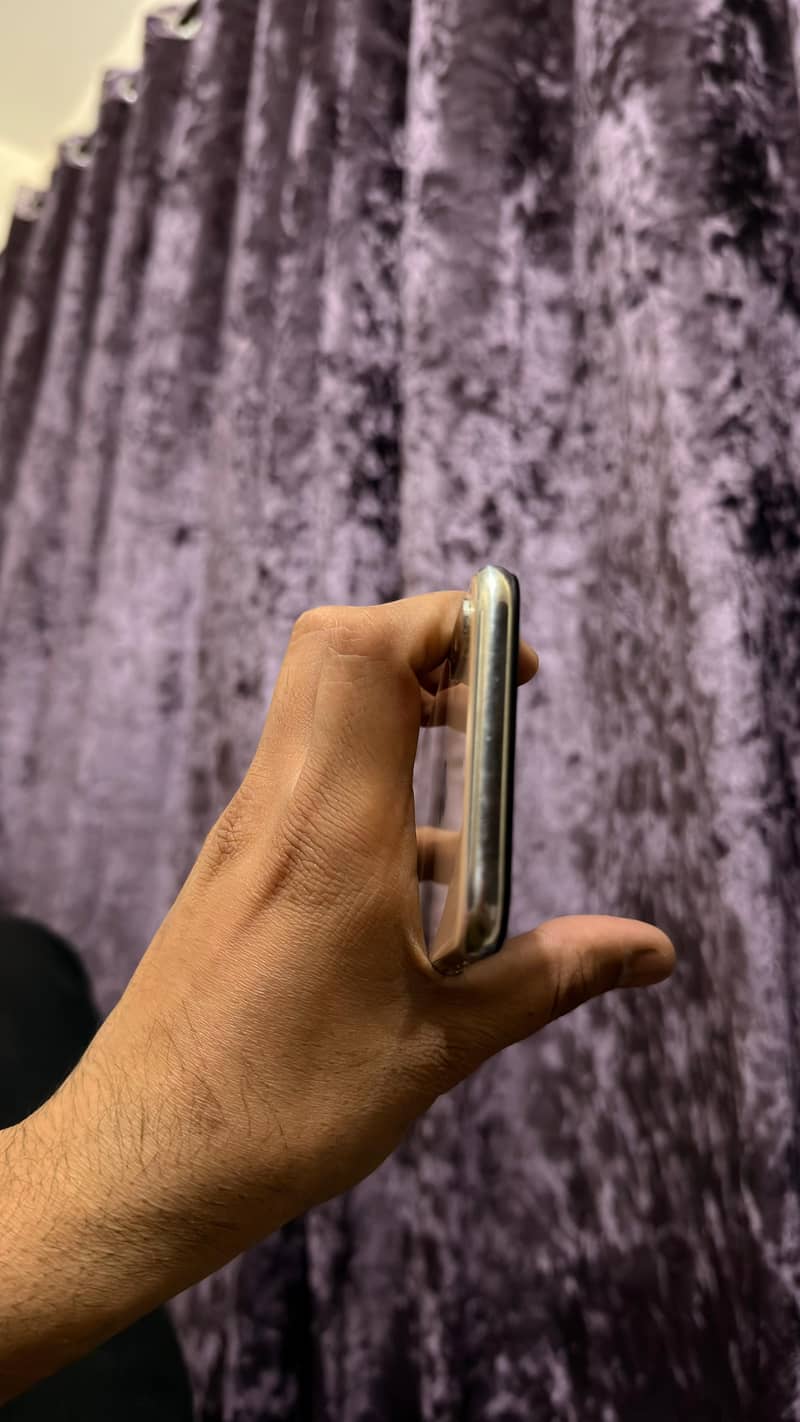 Apple iPhone X 6