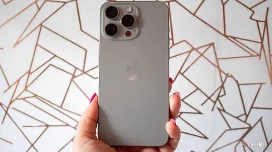 I phone 15 pro max jv 256 Natural Titanium