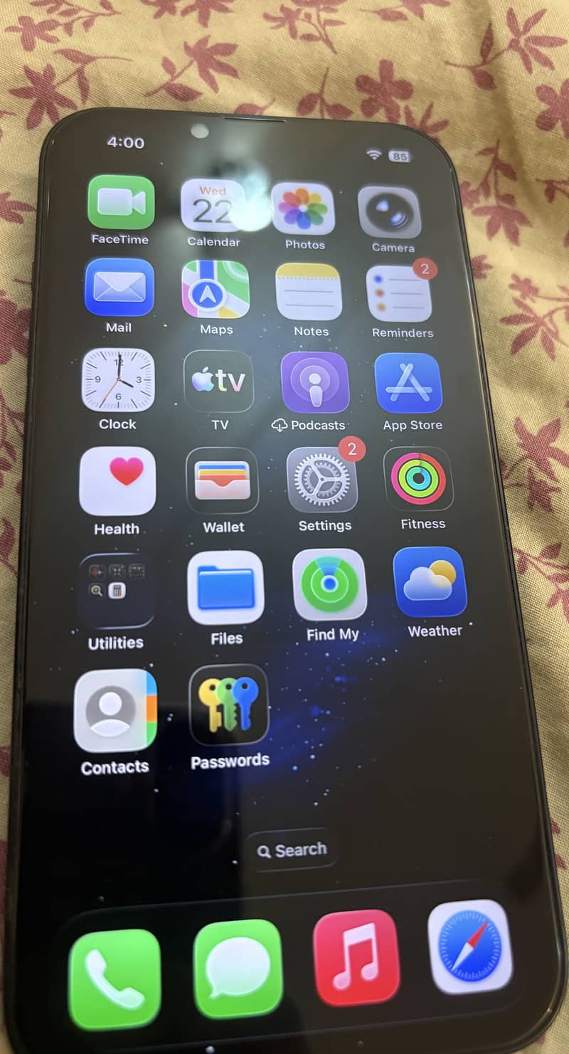 Apple iPhone 13 4