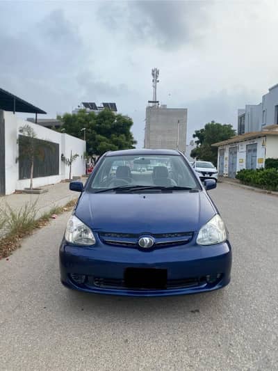 Toyota Platz 2004