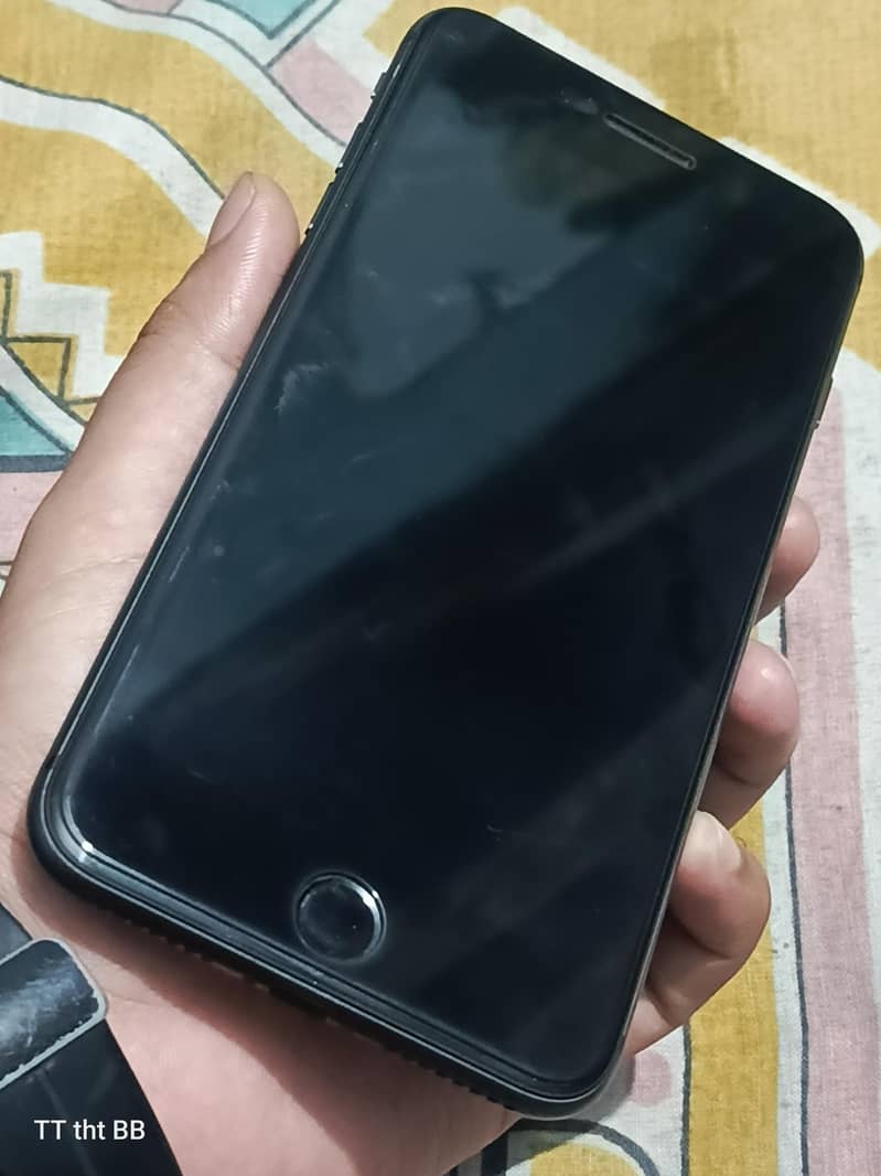 Apple iPhone 8 Plus 1