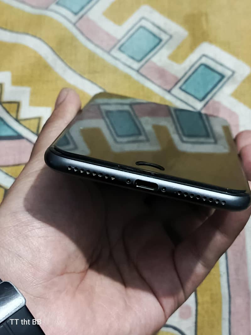 Apple iPhone 8 Plus 2