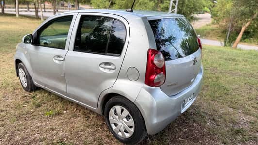 Toyota Passo 2011