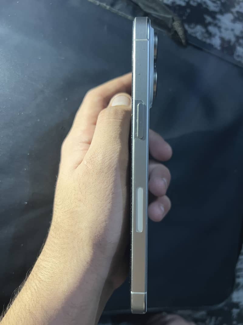 IPHONE 15 PRO MAX 1