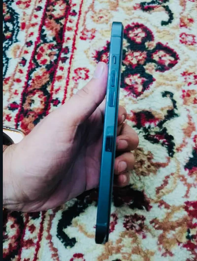 Apple iPhone 12 Pro Max 4