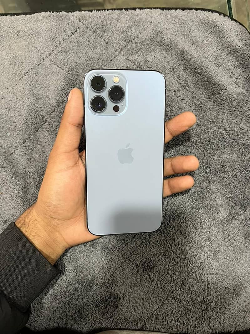 Apple iPhone 13 Pro Max 3