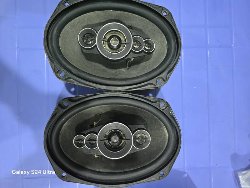 car speaker 0