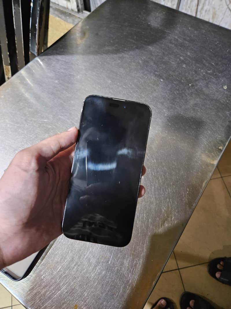 Apple iPhone 14 Pro Max 1