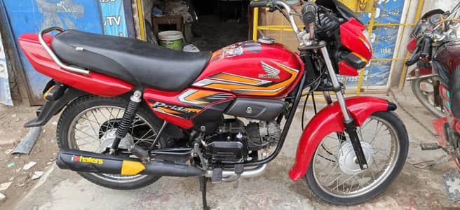 Honda pridor 21/22 fresh condition bike hai 03396464638