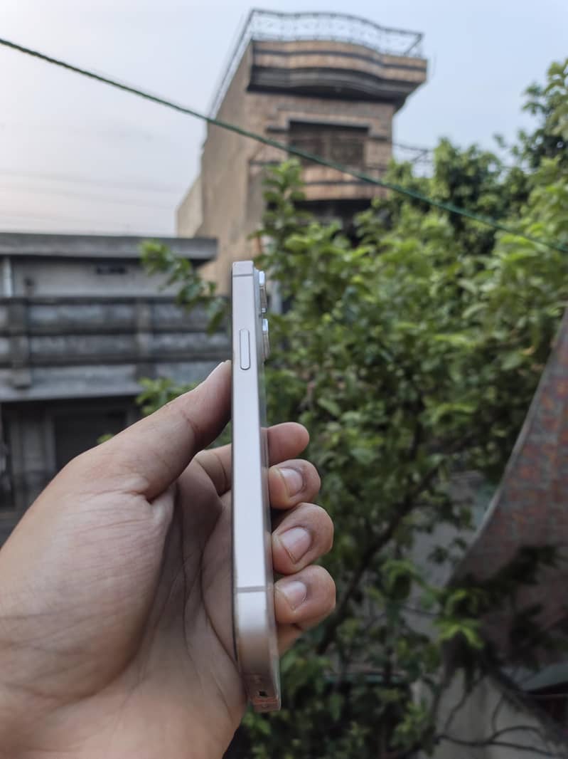 Apple iPhone 14 1