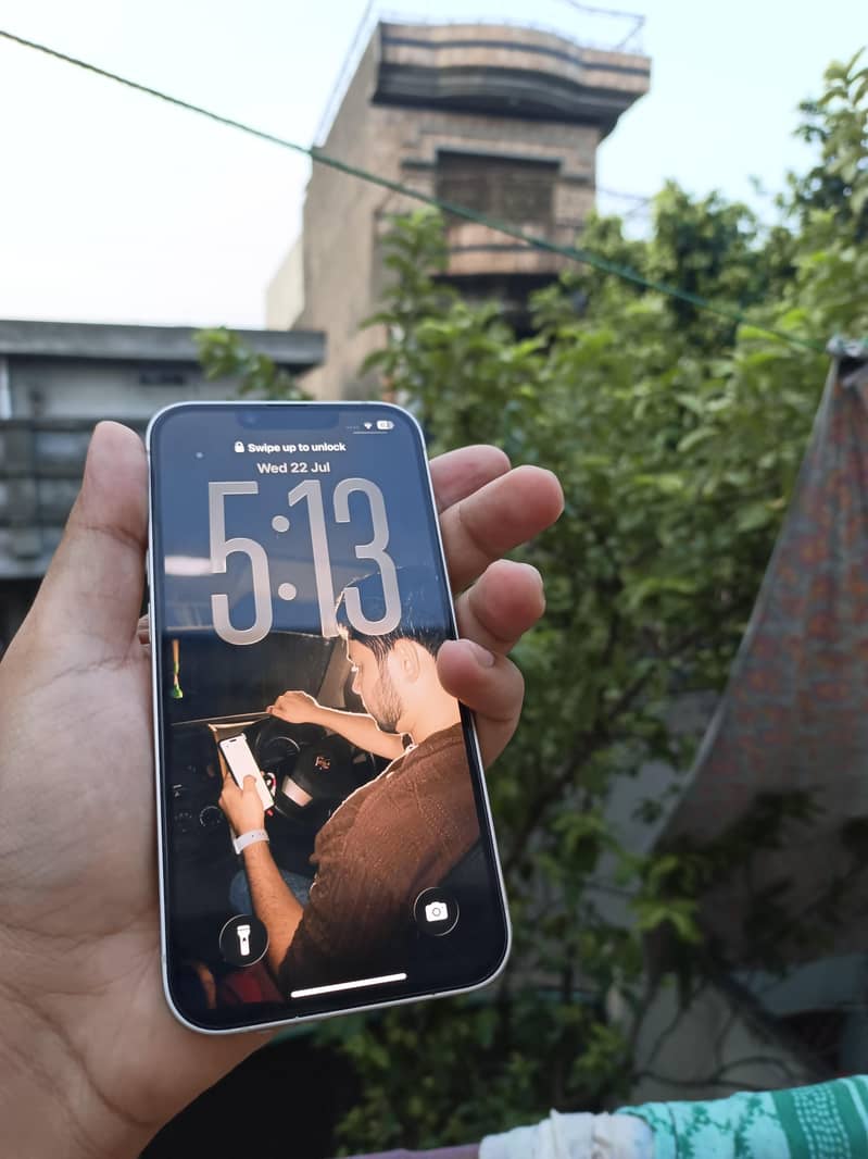 Apple iPhone 14 4