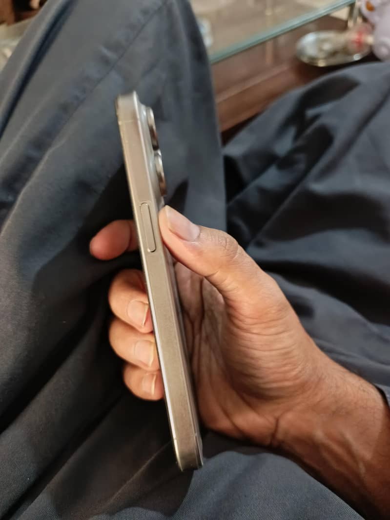 Apple iPhone 15 Pro 1