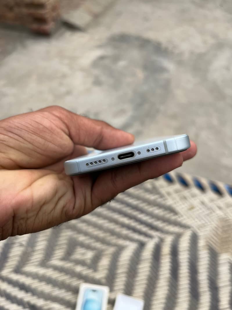 Apple iPhone 15 jv 3