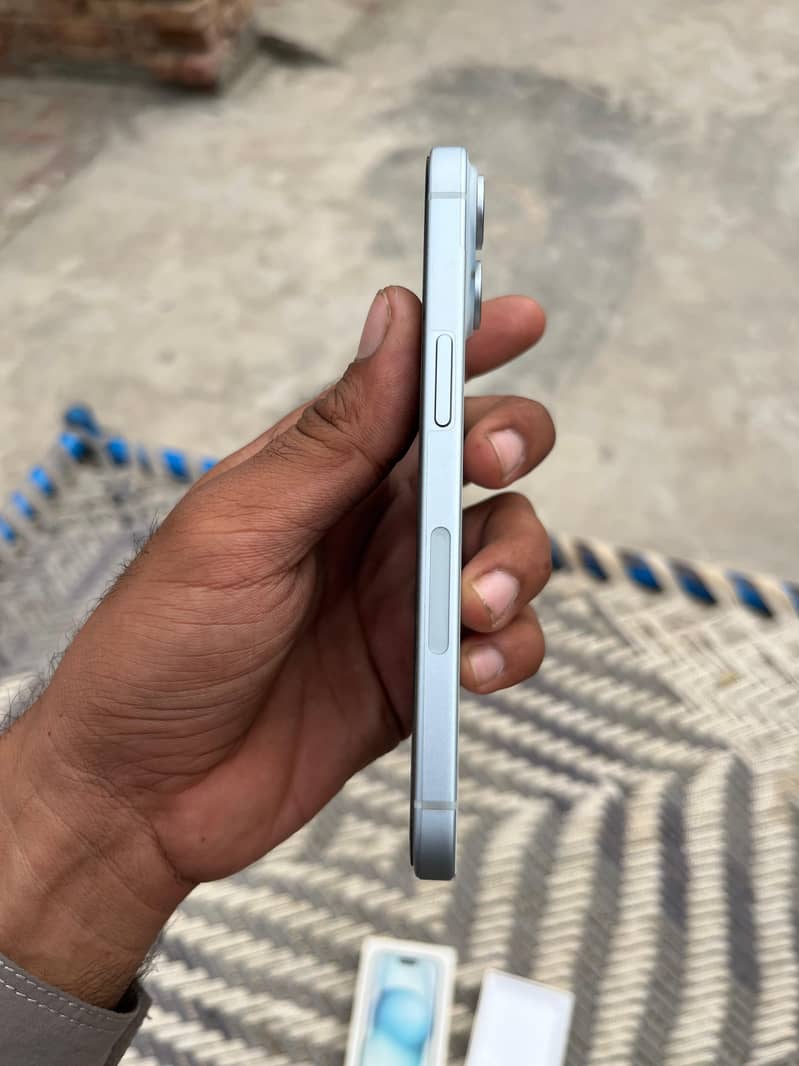 Apple iPhone 15 jv 4