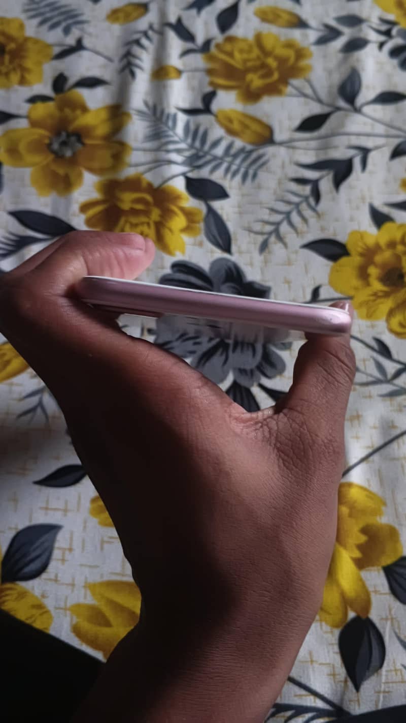 Apple iPhone 7 Plus 1