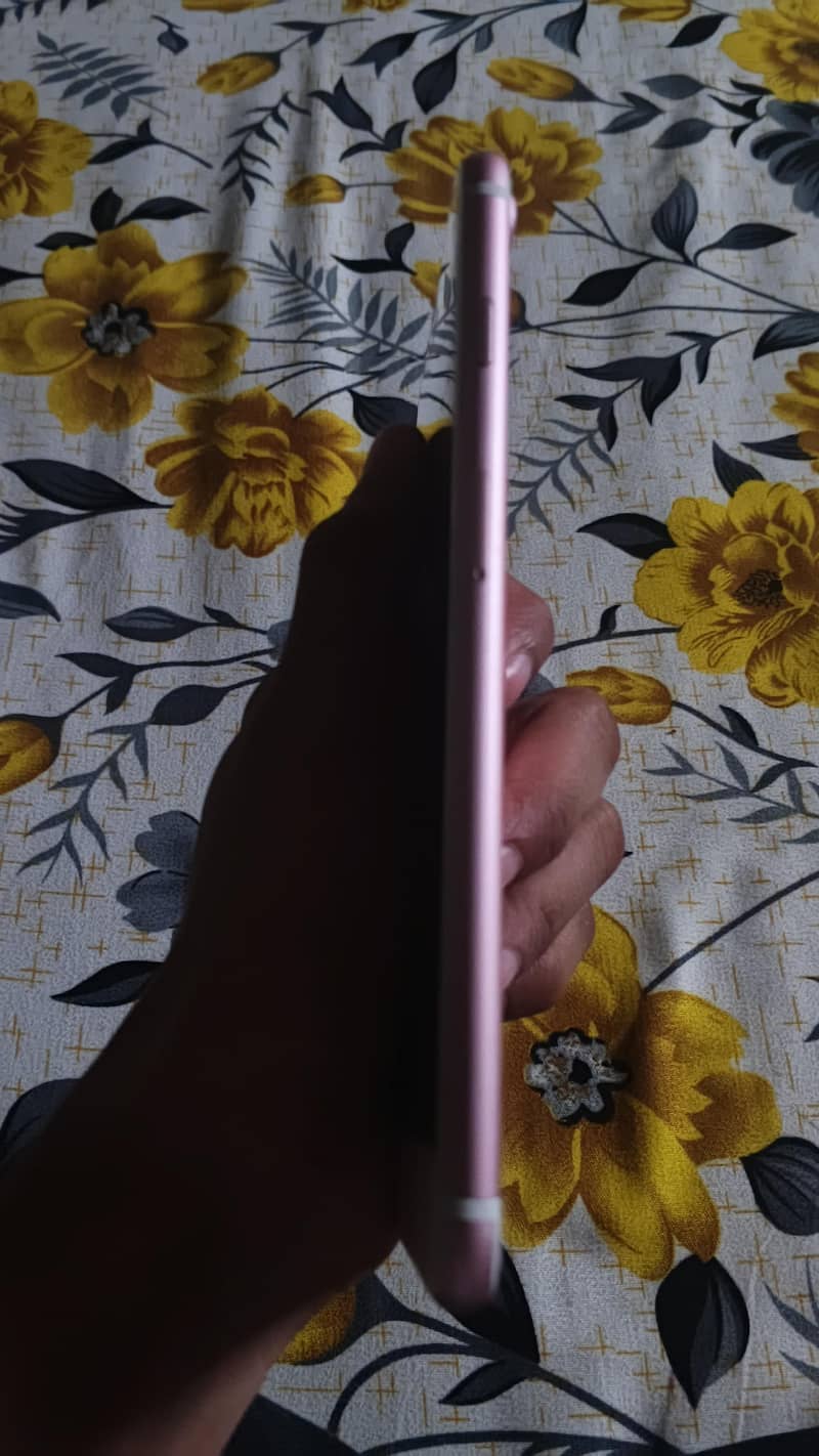 Apple iPhone 7 Plus 2