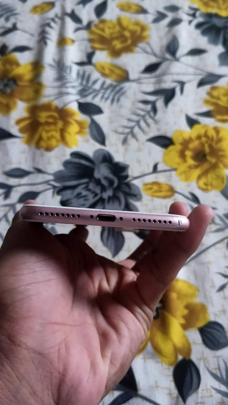 Apple iPhone 7 Plus 4