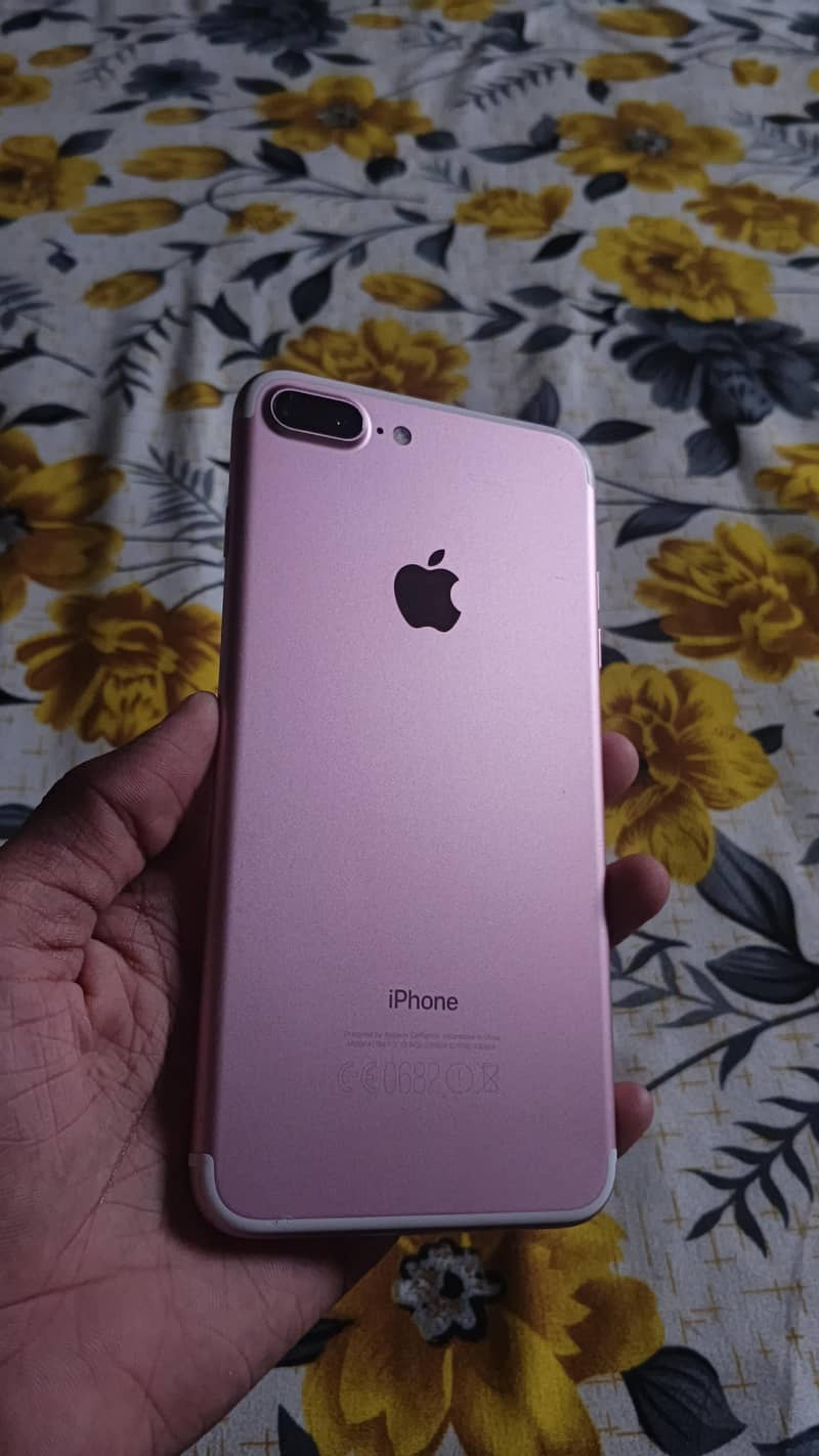 Apple iPhone 7 Plus 5
